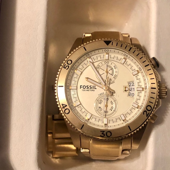 Men’s Gold Fossil Watch - Picture 4 of 5